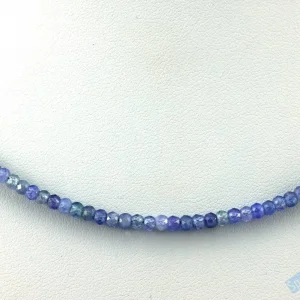 Náhrdelník z broušeného světlejšího tanzanitu, mírně nepravidelné kuličky cca 2 až 3 mm, stříbro Ag 925/1000, RARITA (TZ9083B)