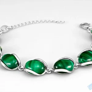 Originální stříbrný náramek (Ag 925/1000) s malachitem QAA, osm kamenů cca 14 x 11 mm, "krása přírody" (MA2534NS)