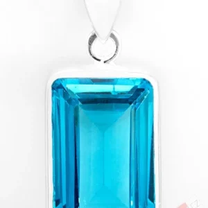 Stříbrný přívěsek (Ag 925/1000) se Swiss Blue topazem QAA, cca 24 x 16 mm, nádherná barva a brus, "laguna Bora Bora" (TP6001P)